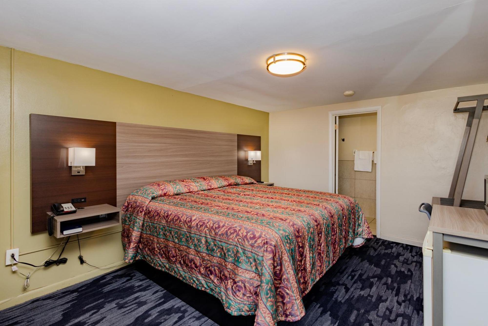 Budget Inn Columbus ロックボーン  エクステリア 写真