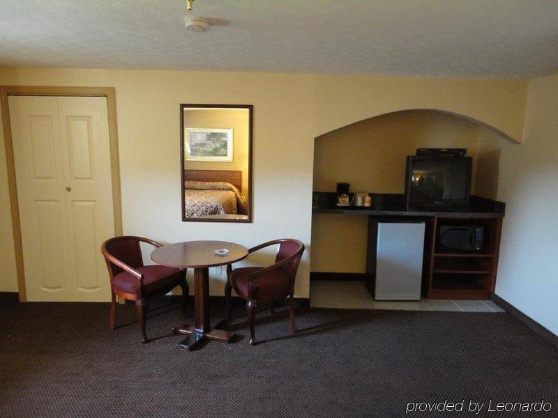 Budget Inn Columbus ロックボーン  部屋 写真